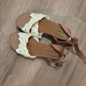 Lucky Brand Women's Woven Cream and Tan Sandals